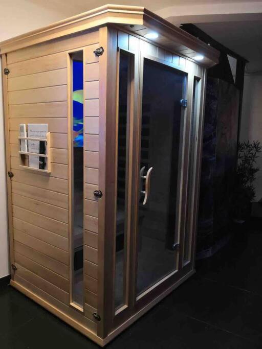 Loveroom La Parenthese D 'Auxerre Zewnętrze zdjęcie